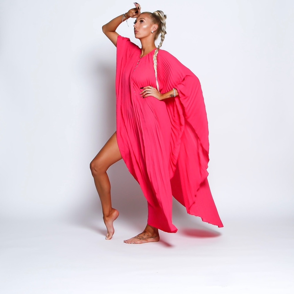 Women’s flowy beach cover up with crystal buttons. NWT. Feat. in Miami Swim Week